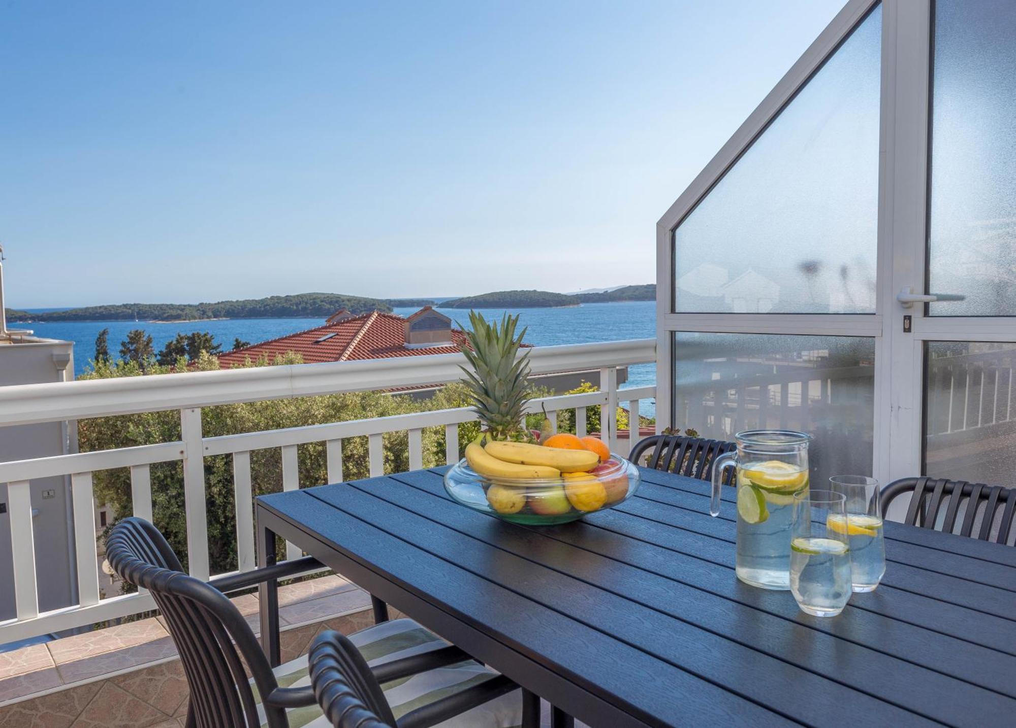 Hvar Pavicic Top View Apartments Хвар Екстериор снимка